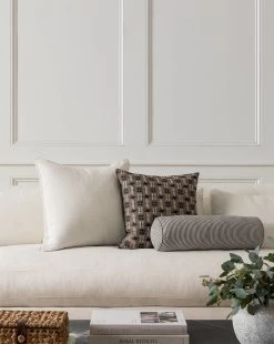 Erickson Check Pillow Cover -Decoration Specialty Shop 20231206 SS Decor Pillows 020 T 1