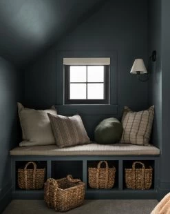 Neve Round Pillow -Decoration Specialty Shop Catalogue Shoot 54 2a239242 33ef 4152 8a57 ac1b53cdc3dc