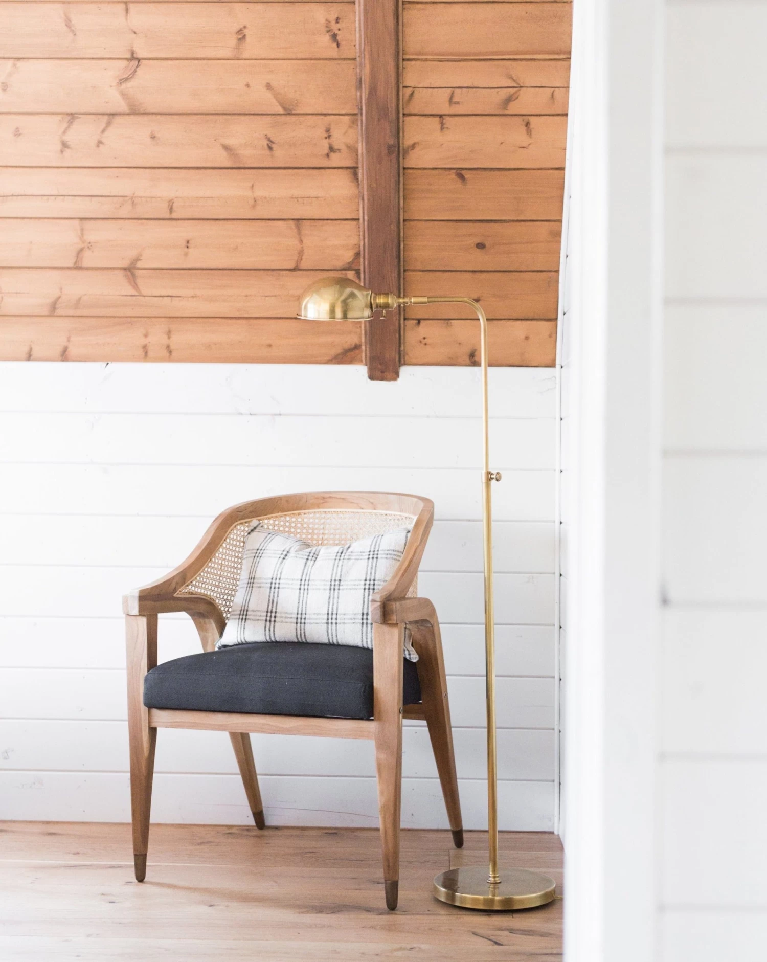 Old Pharmacy Floor Lamp 3 Old Pharmacy Floor Lamp - Image 3