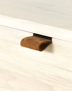 Thorton Dresser -Decoration Specialty Shop ThortonDresser MFRN1178 DVE OS D5