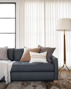 Boyd Pillow Cover -Decoration Specialty Shop WinterCatalog74 7c956688 47b2 40b3 b659 271fb084016b