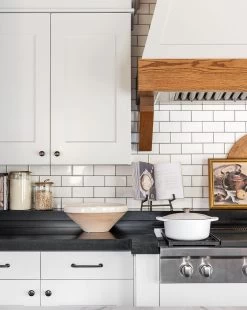 Studio Display Easel -Decoration Specialty Shop catalogue2020 88 64f6192c 923c 4f51 a443 d559b4c29eb3