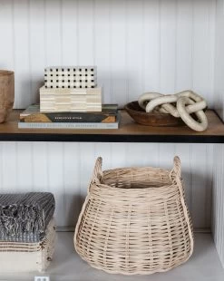 Grid Patterned Box -Decoration Specialty Shop catalogue2020 9